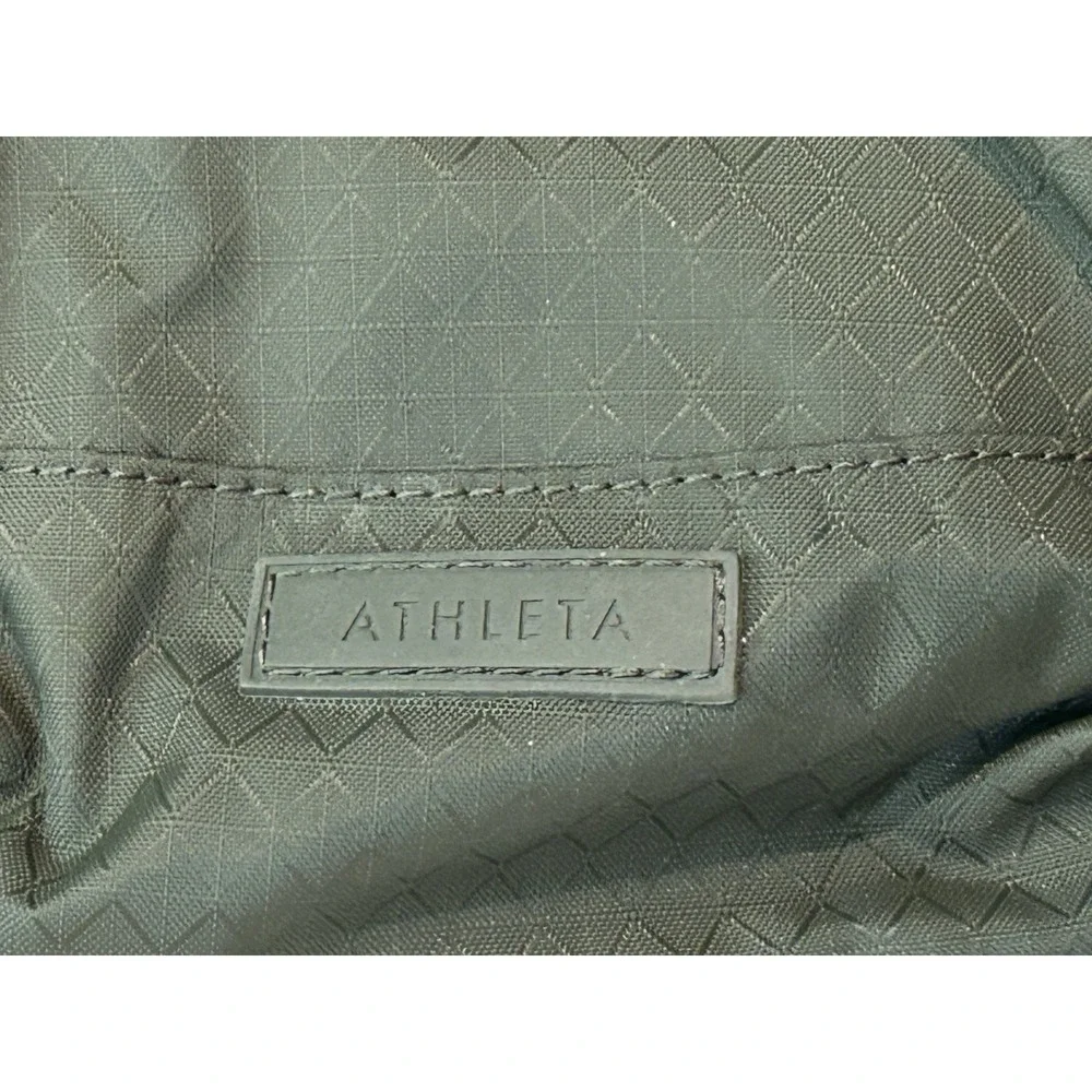 Athleta Crossbody All about Belt Bag The Power Of She Waist Pack Green Nylon Zip